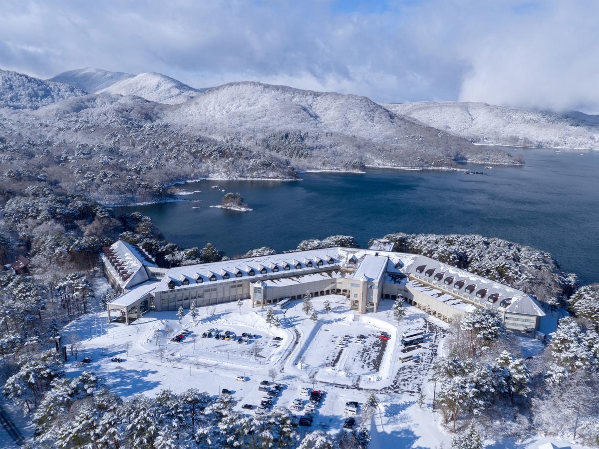 Urabandai Lake Resort Goshiki No Mori Kitashiobara Экстерьер фото